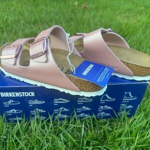 Birkenstock Women's Arizona Double Buckle Sandals Rose Metallic Size: 8 💕